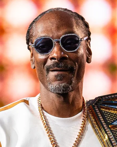 Snoop Dogg, named as a Roobet partner